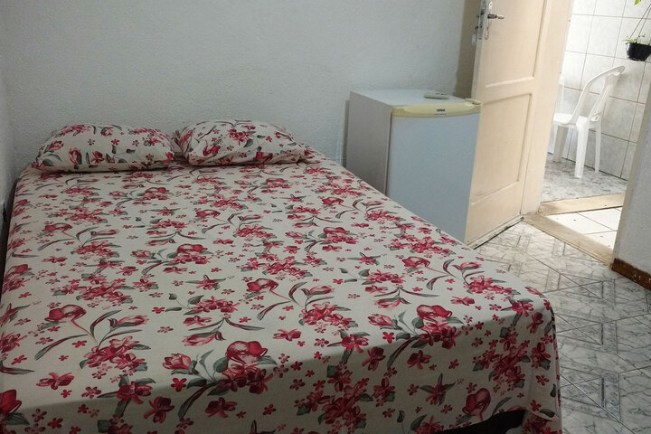 Room 2 of 10