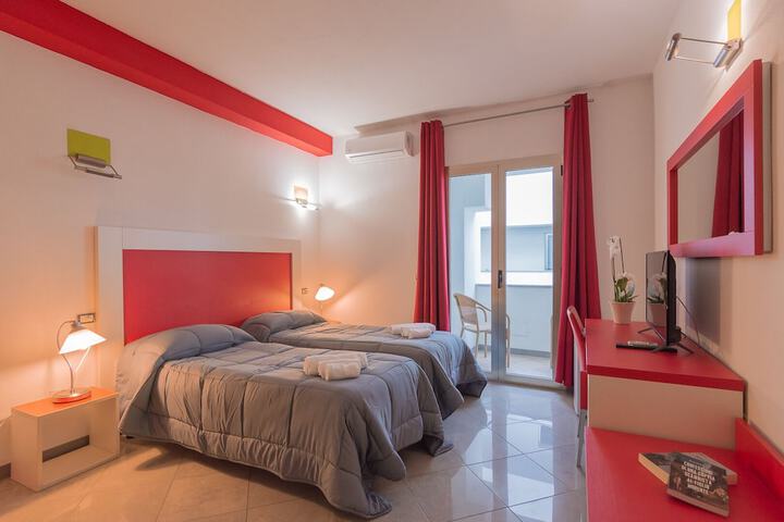 Room 5 of 47
