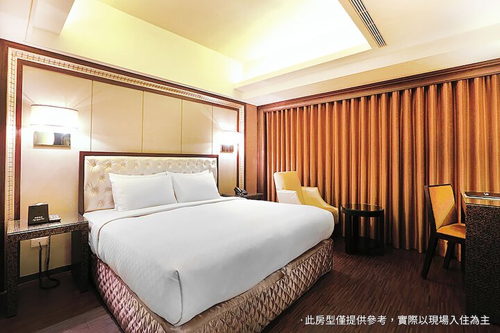 Room 6 of 15