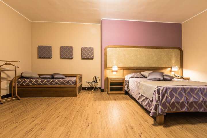 Room 8 of 63