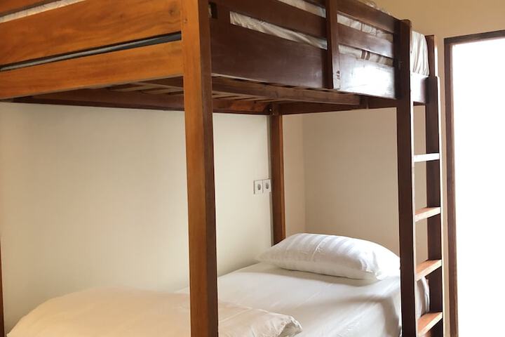 Room 5 of 27