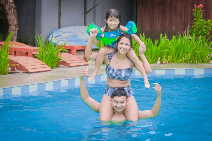 Pool 33 of 40