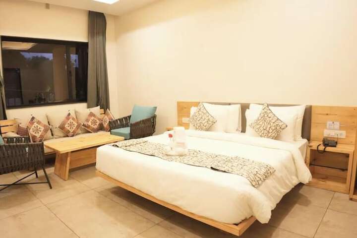Room 33 of 112