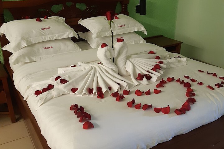 Room 4 of 37