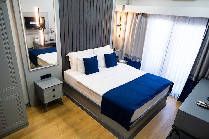 Room 7 of 25