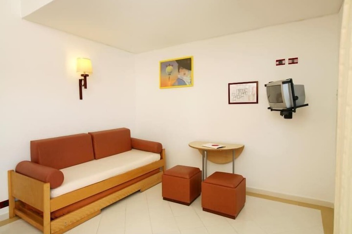 Room 19 of 65