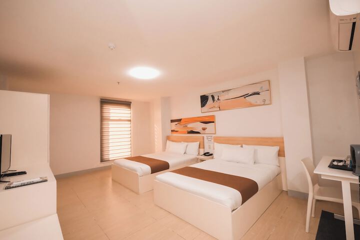 Room 2 of 27