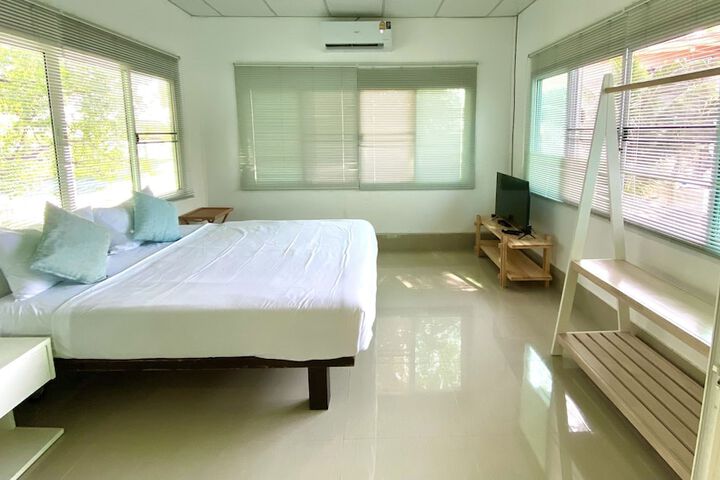 Room 35 of 118