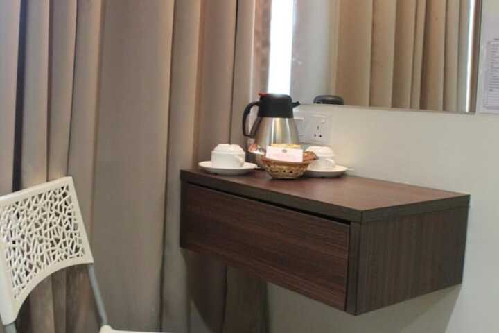 Room 14 of 68