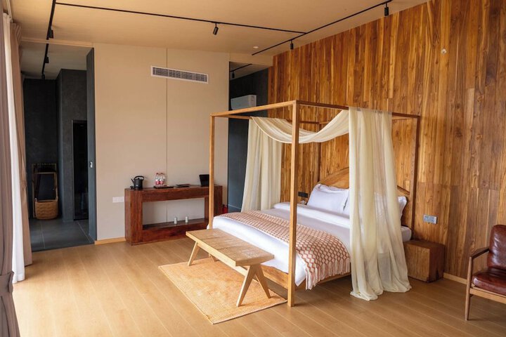 Room 17 of 60