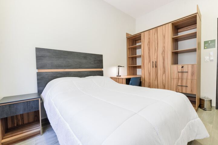 Room 6 of 228