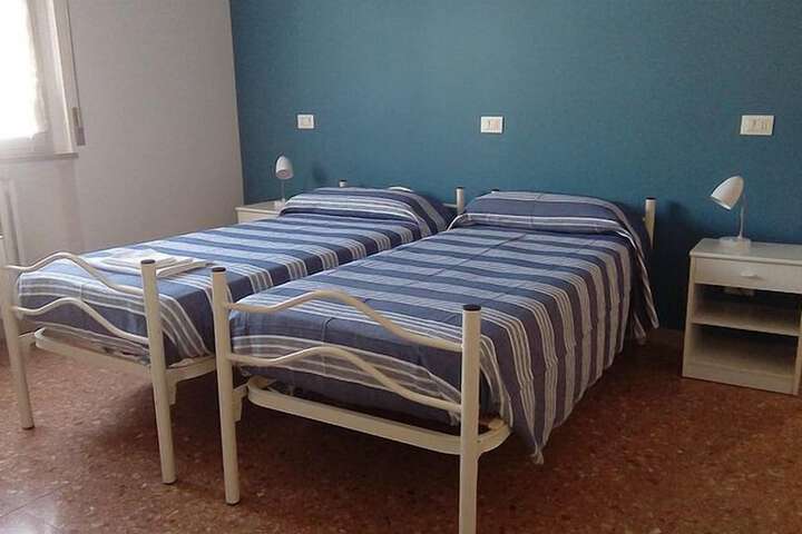 Room 12 of 67