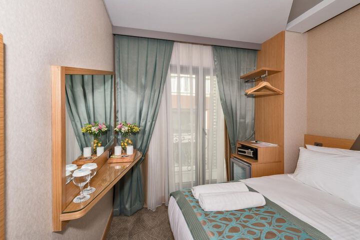 Room 35 of 61