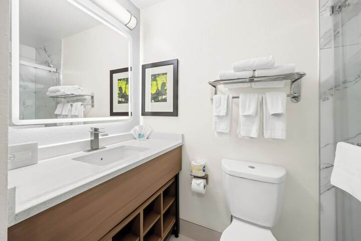 Room 40 of 51