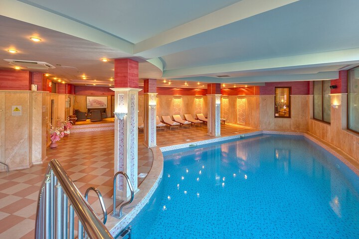 Pool 25 of 55