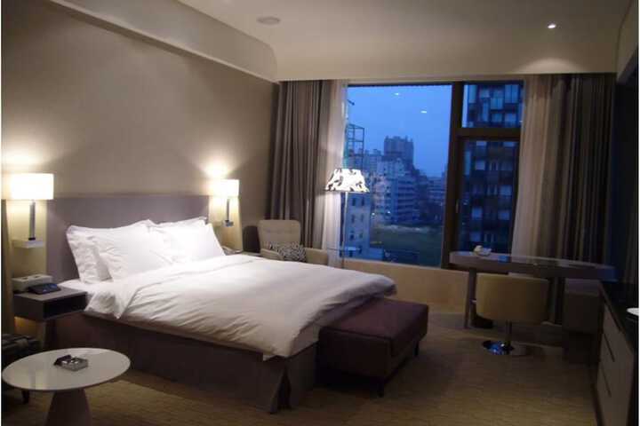 Room 22 of 54