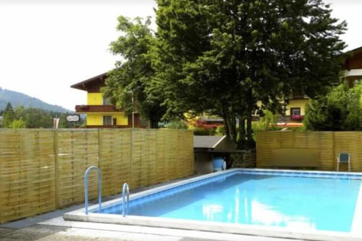 Pool 9 of 13