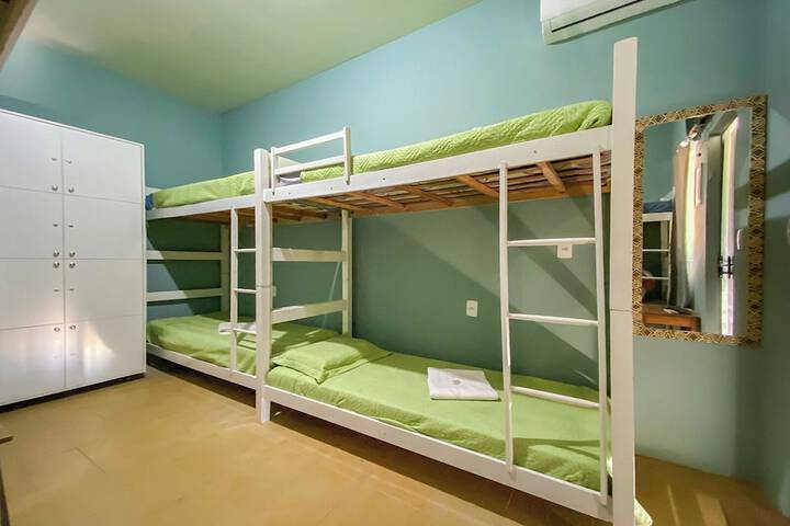 Room 33 of 61