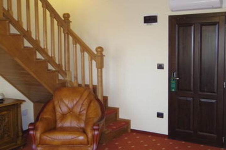 Room 48 of 67