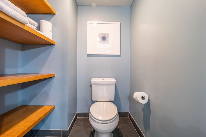 Room 146 of 213