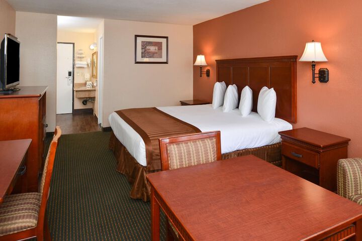 Standard King Bed Accessible (6 of 11)