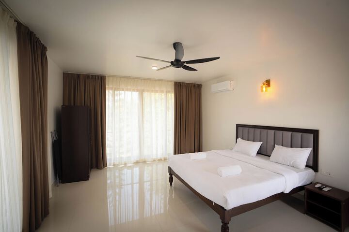 Room 5 of 30
