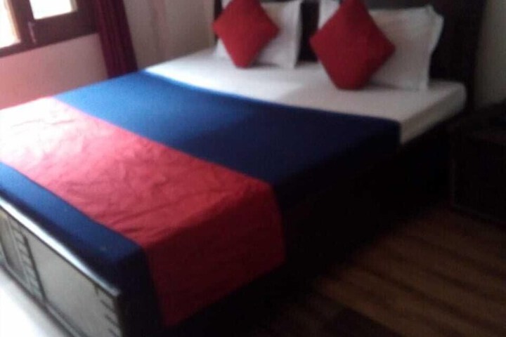 Room 13 of 27