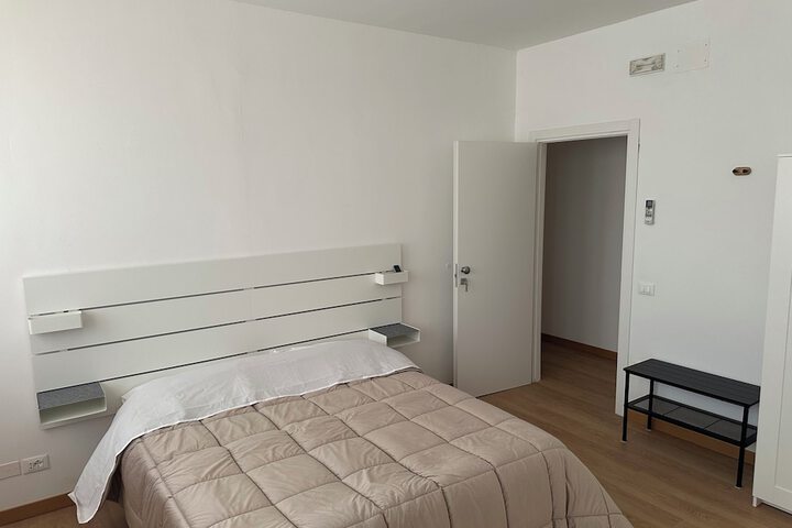 Room 4 of 5