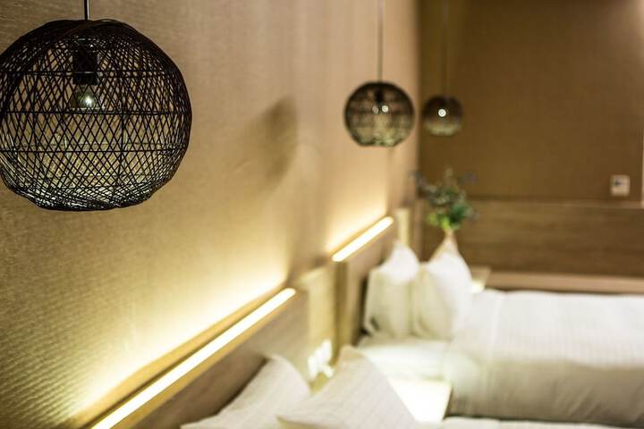 Room 6 of 21