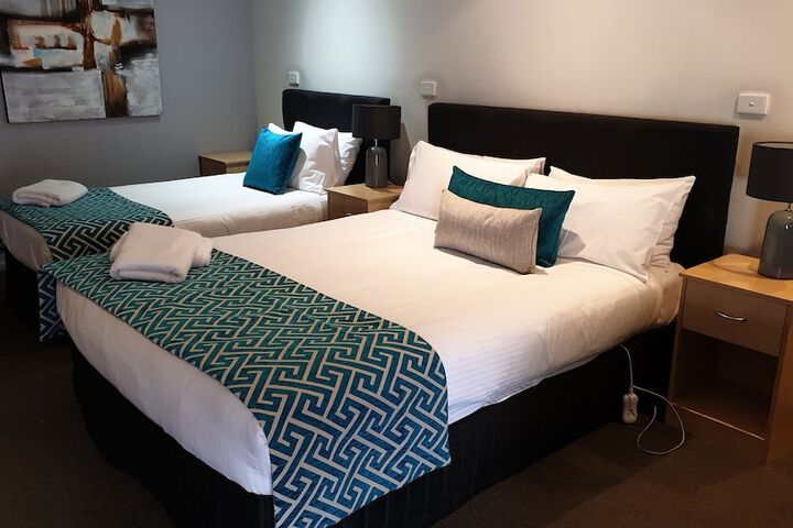 Room 2 of 31