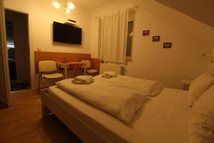 Room 2 of 24