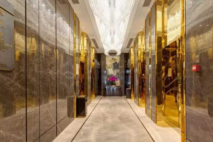 Ballroom/Hall 43 of 46