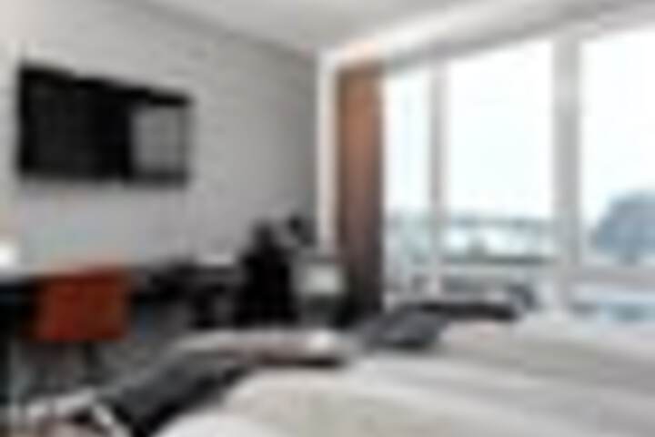 Room 32 of 219