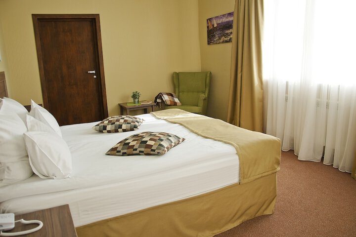 Room 13 of 82