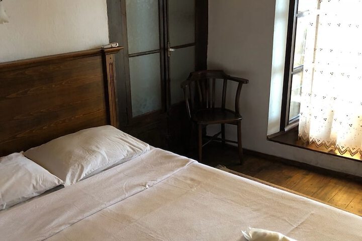 Room 3 of 12