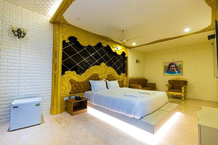 Room 13 of 24