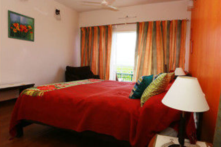 Room 10 of 28