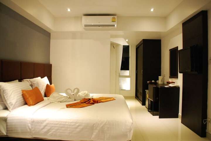 Room 12 of 35