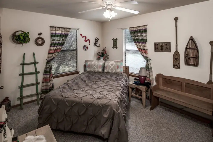 Room 2 of 23
