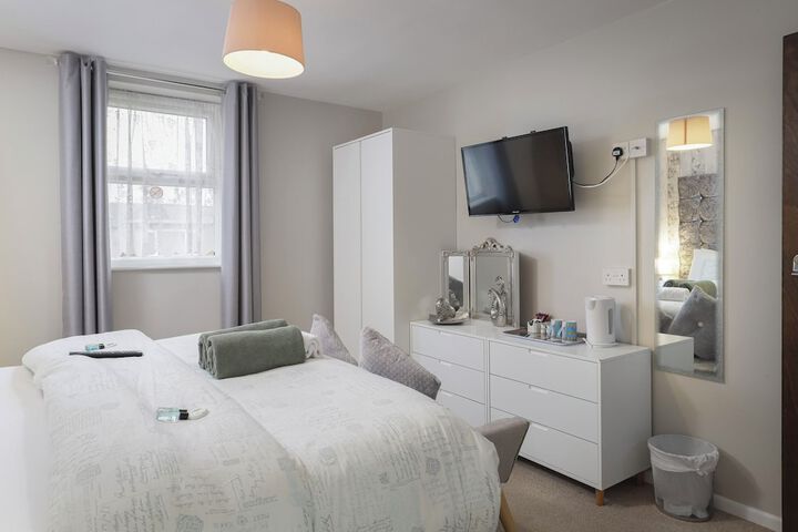 Room 7 of 27