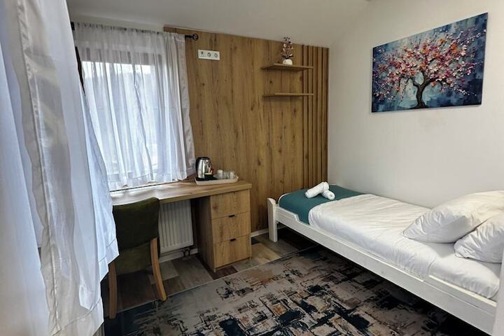 Room 4 of 50