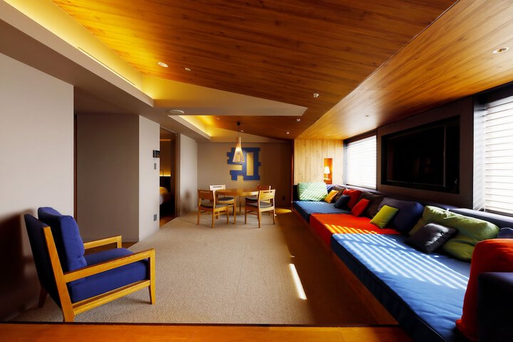 Room 27 of 178