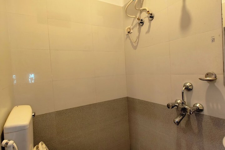 Room 5 of 7