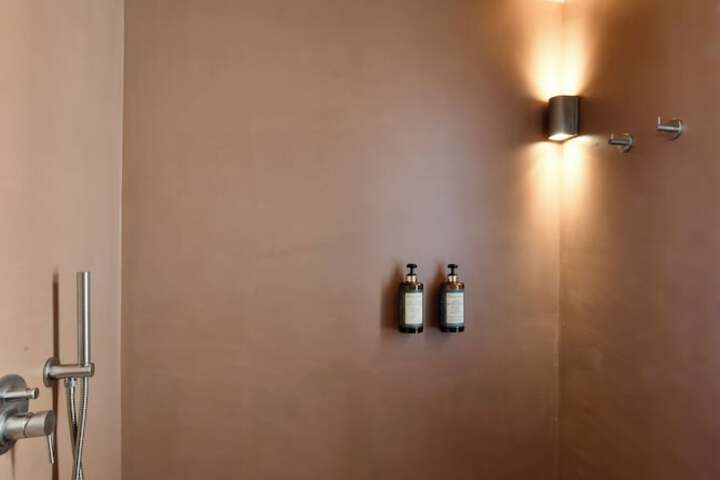 Room 233 of 282