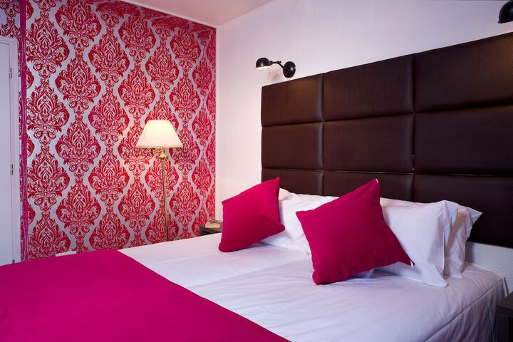 Room 4 of 37
