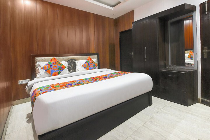 Room 16 of 31