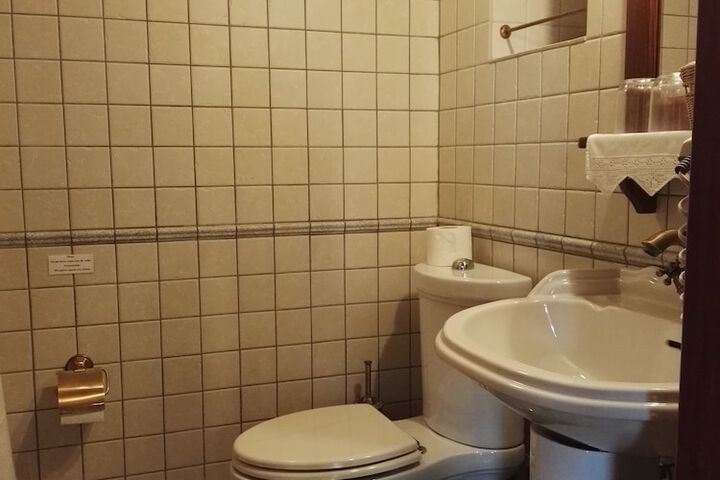 Room 30 of 94
