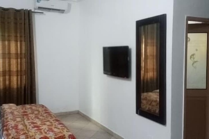 Room 2 of 46