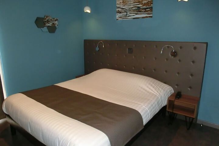 Room 12 of 62