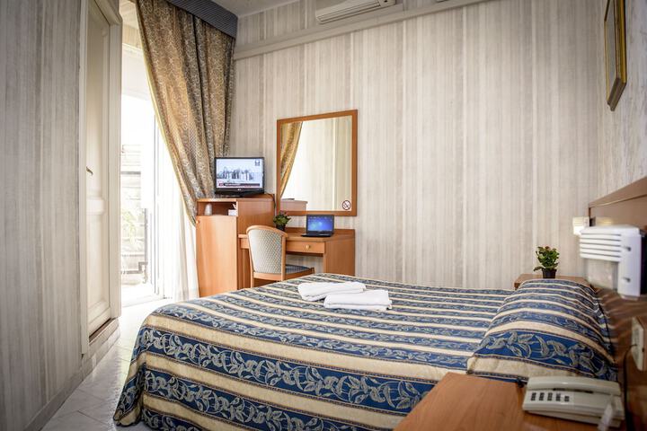 Room 26 of 54